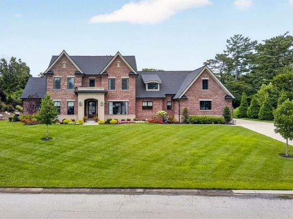 3032 Fallbrook Drive , Frontenac, MO 63131