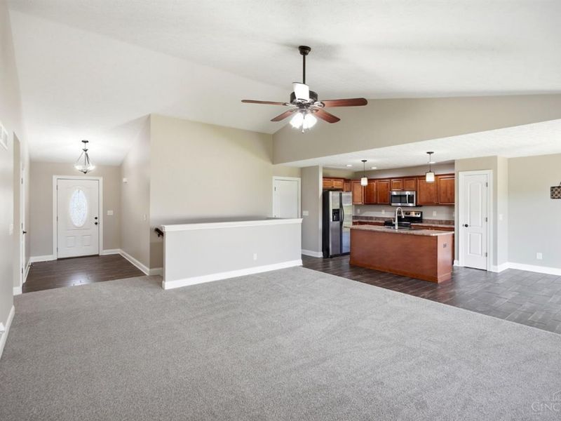 330 Deep Woods Court, Carlisle, OH 45005 Photo 5