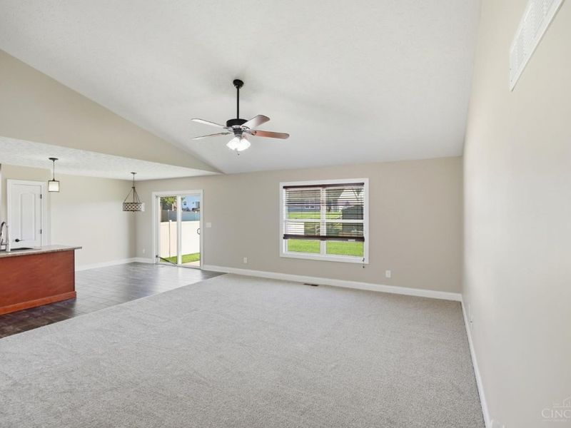 330 Deep Woods Court, Carlisle, OH 45005 Photo 6