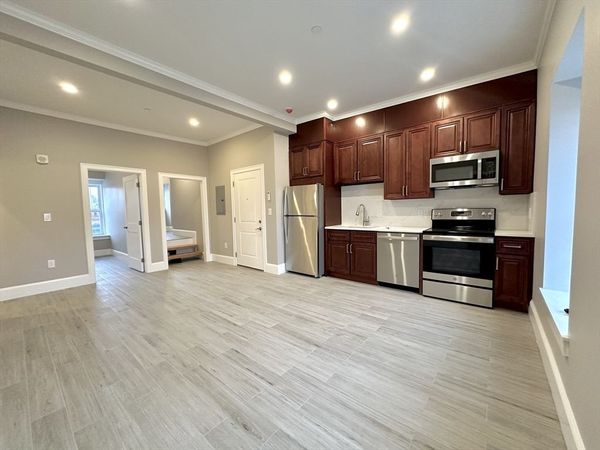 1152 Cambridge St, Unit 2, Cambridge, MA 02139