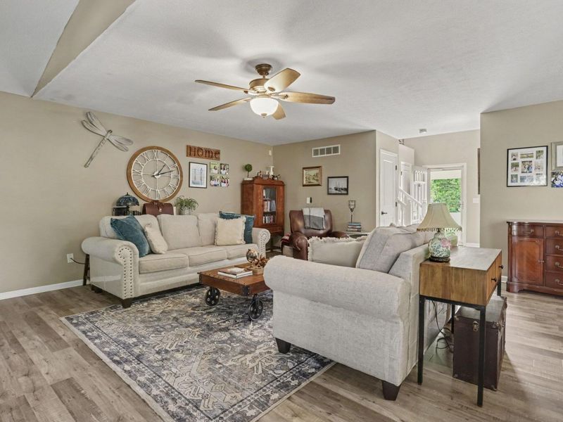 6891 Olga Court, Westerville, OH 43082 Photo 4