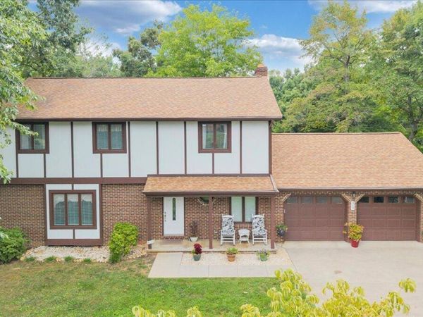 313 Carriage LN , Troutville, VA 24175