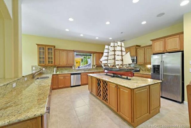8073 S Indian River Drive, Fort Pierce, FL 34982 Photo
