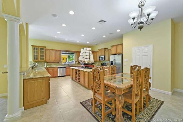 8073 S Indian River Drive, Fort Pierce, FL 34982 Photo