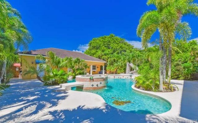 8073 S Indian River Drive, Fort Pierce, FL 34982 Photo