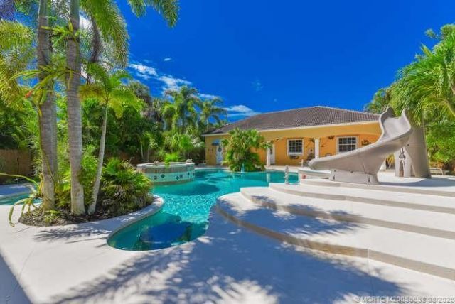 8073 S Indian River Drive, Fort Pierce, FL 34982 Photo