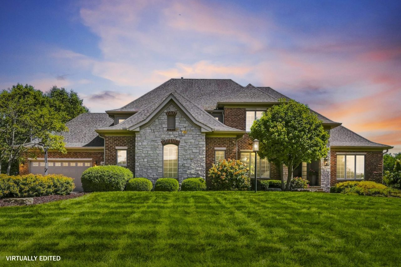 4861 Pigeon Creek Trail, Bettendorf, IA 52722 Main Photo