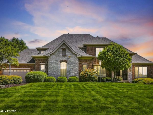 4861 Pigeon Creek Trail , Bettendorf, IA 52722