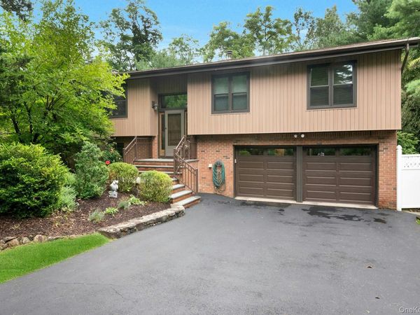 2 Lakeview Avenue W, Cortlandt Manor, NY 10567