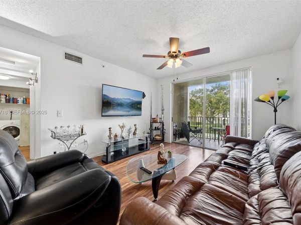 2280 E Preserve Way , Unit 204, Miramar, FL 33025