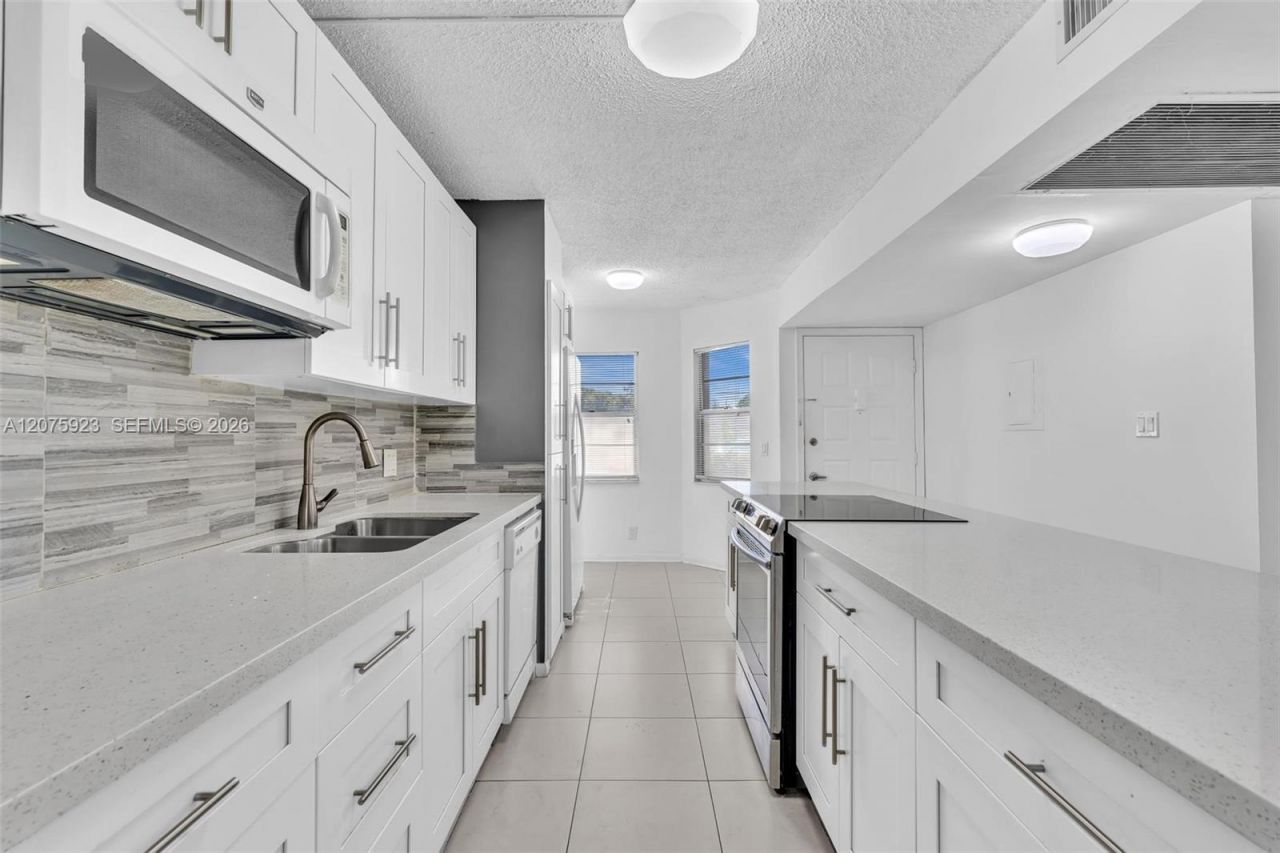 1300 SW 124th Ter , Unit 105P, Pembroke Pines, FL 33027 Photo