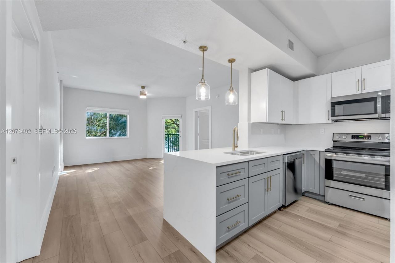 6001 SW 70th St , Unit 512, South Miami, FL 33143 Photo