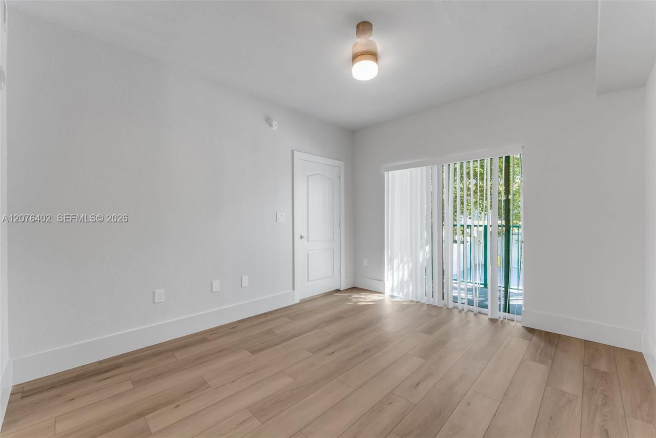 6001 SW 70th St , Unit 512, South Miami, FL 33143 Photo