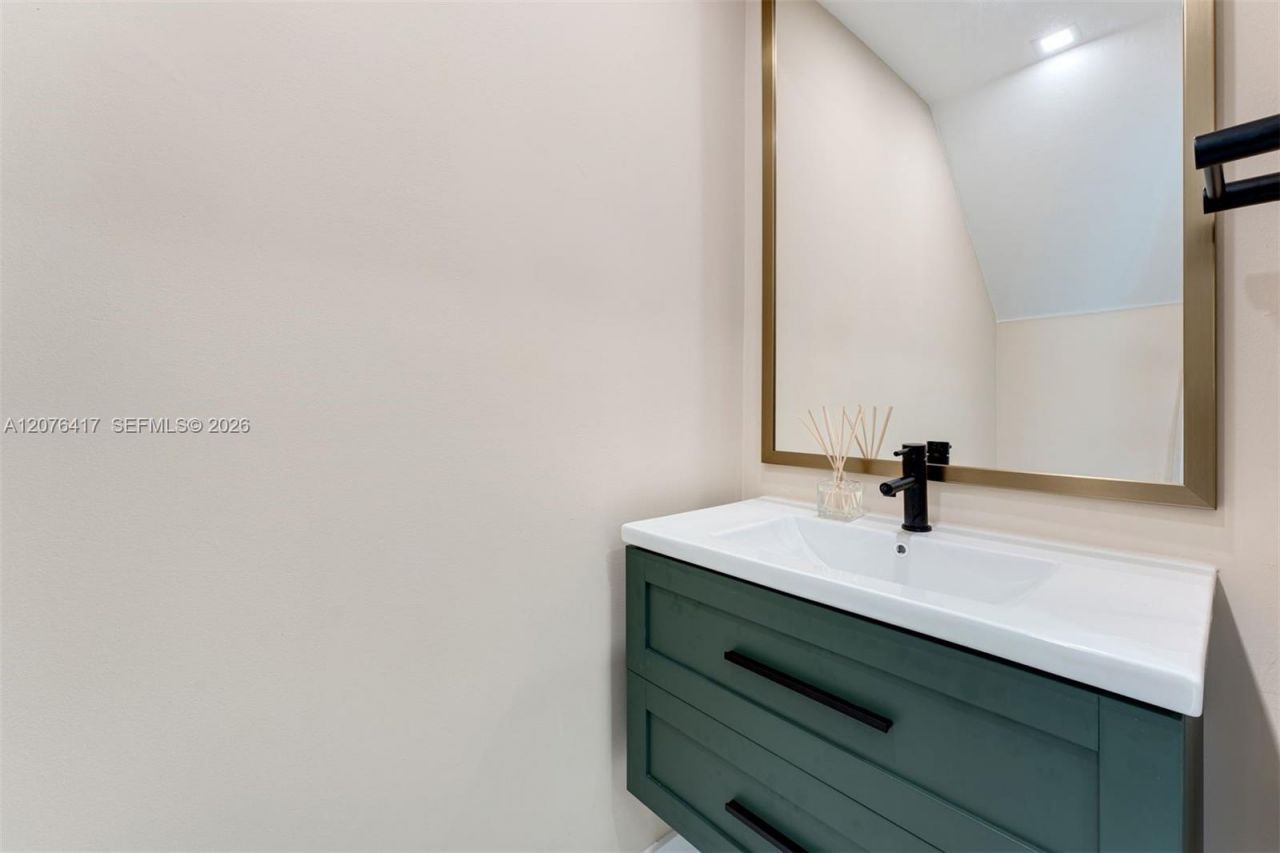 14325 SW 121st Pl , Unit 5, Miami, FL 33186 Photo