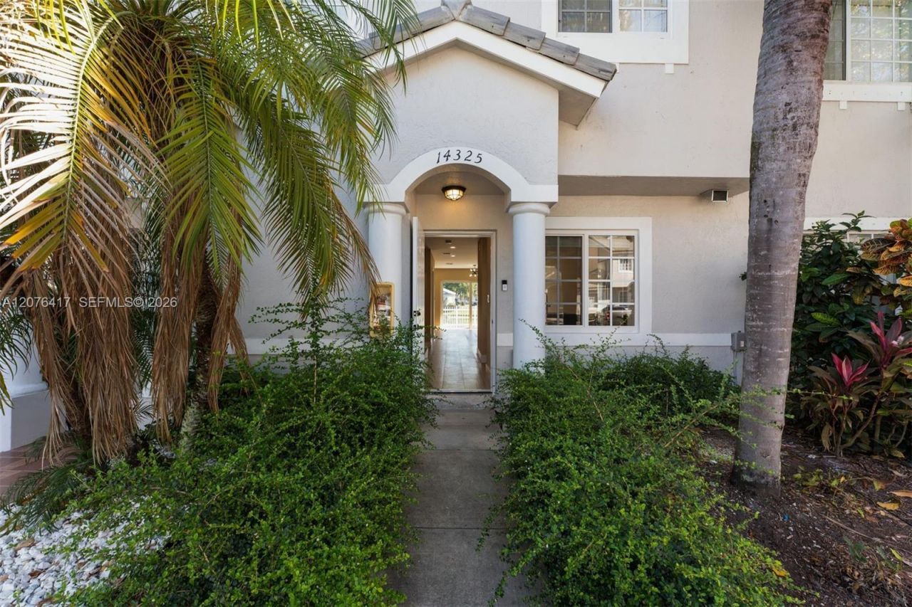 14325 SW 121st Pl , Unit 5, Miami, FL 33186 Photo