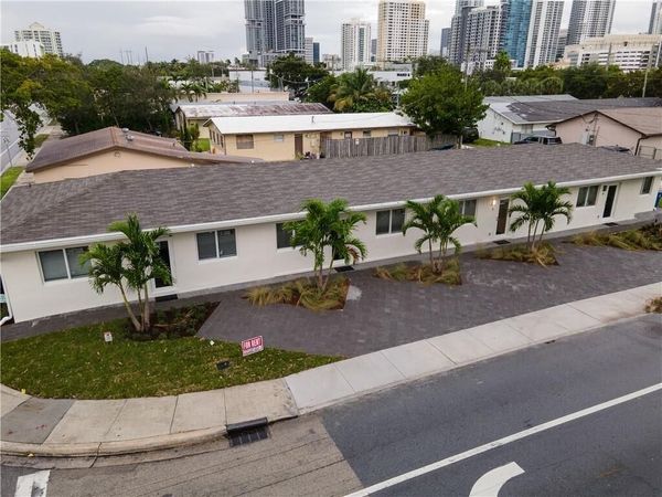 315 SW 7th Street, Unit 2, Fort Lauderdale, FL 33315