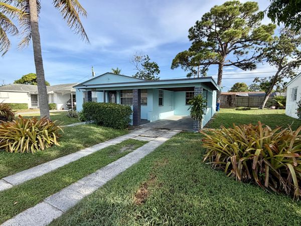 1061 W 4TH Street, Riviera Beach, FL 33404
