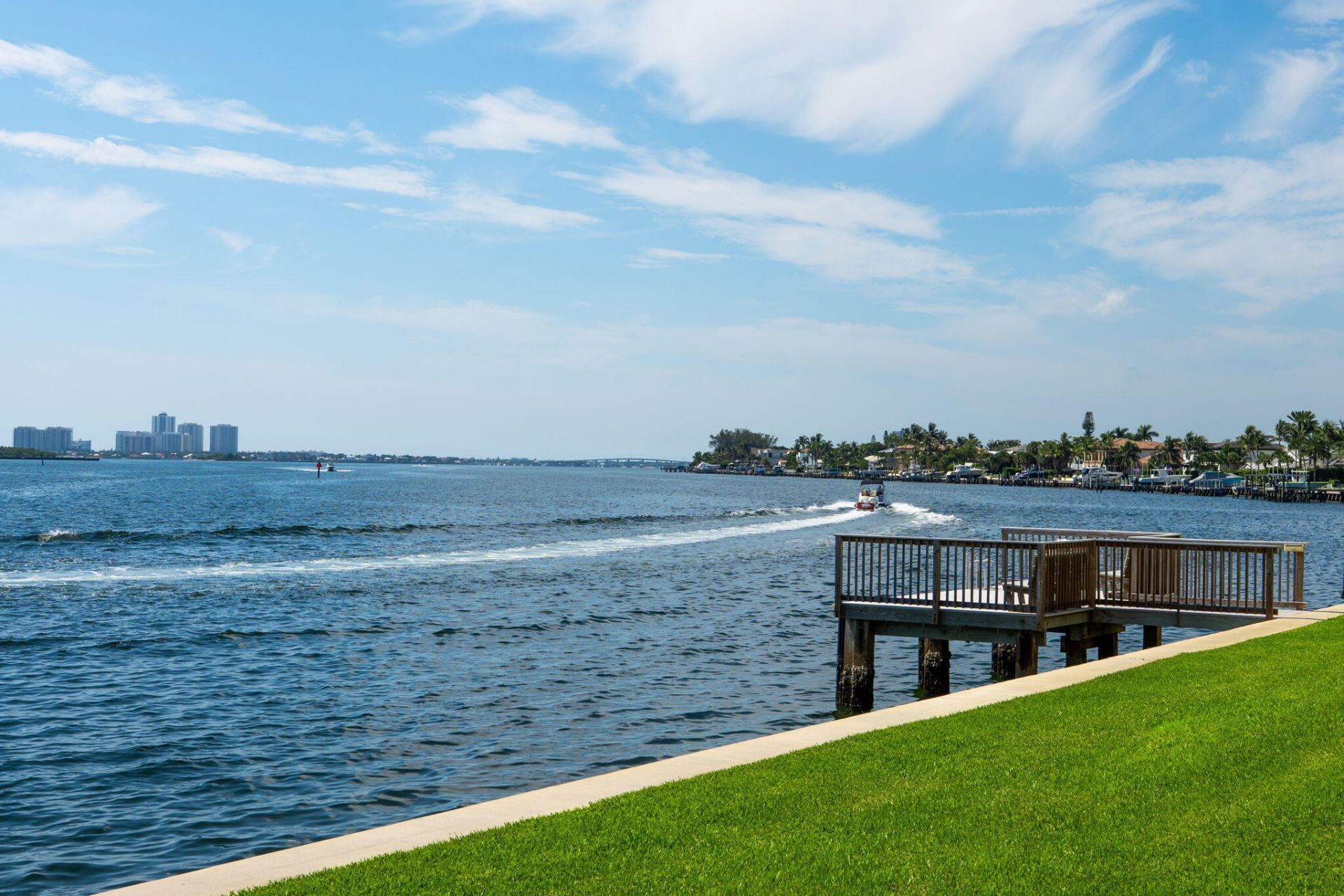 52 Yacht Club Drive, Unit 204, North Palm Beach, FL 33408 Photo