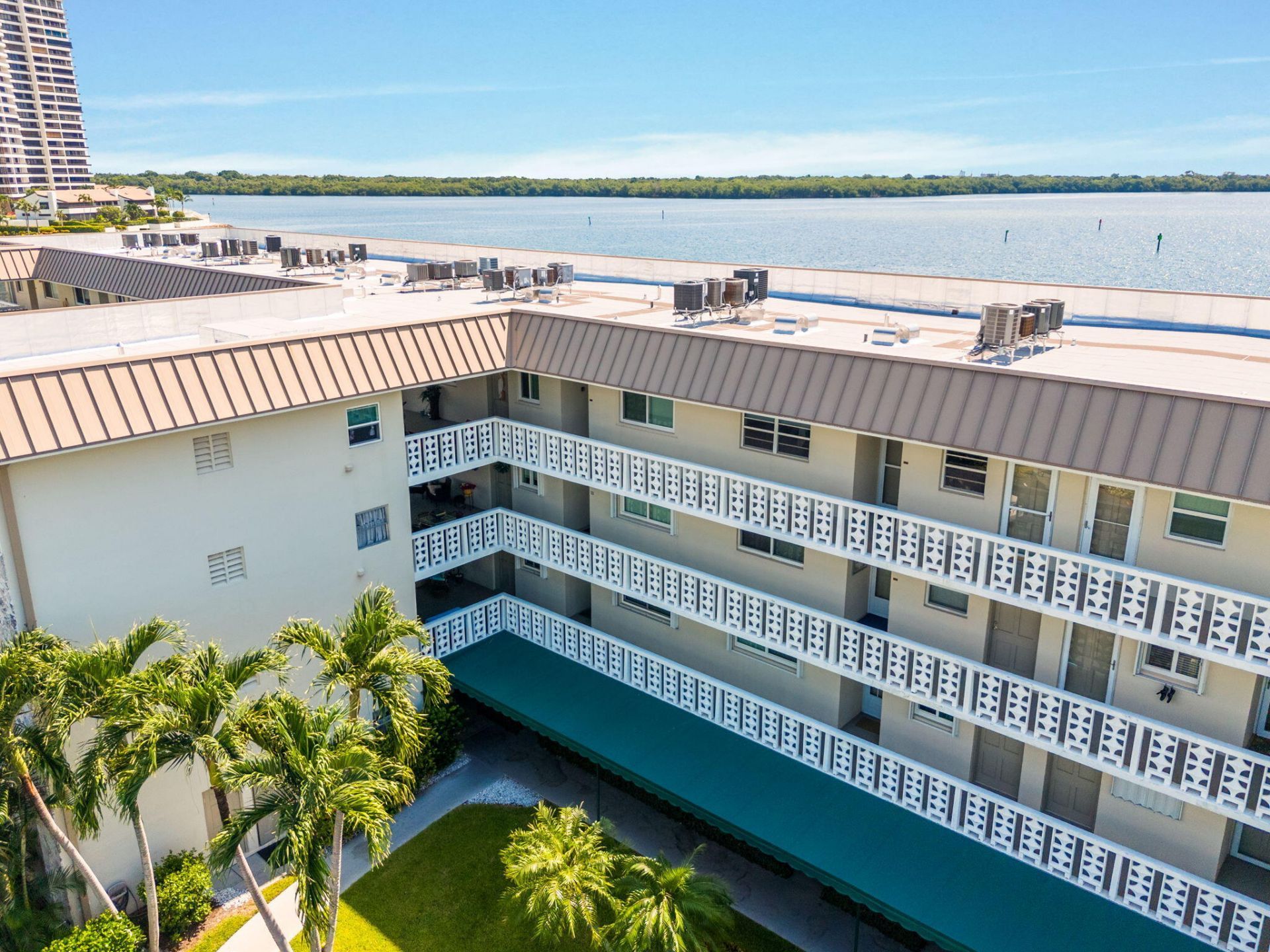 52 Yacht Club Drive, Unit 204, North Palm Beach, FL 33408 Photo