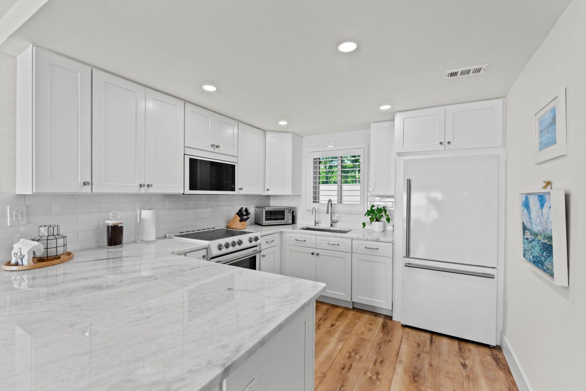 52 Yacht Club Drive, Unit 204, North Palm Beach, FL 33408 Photo