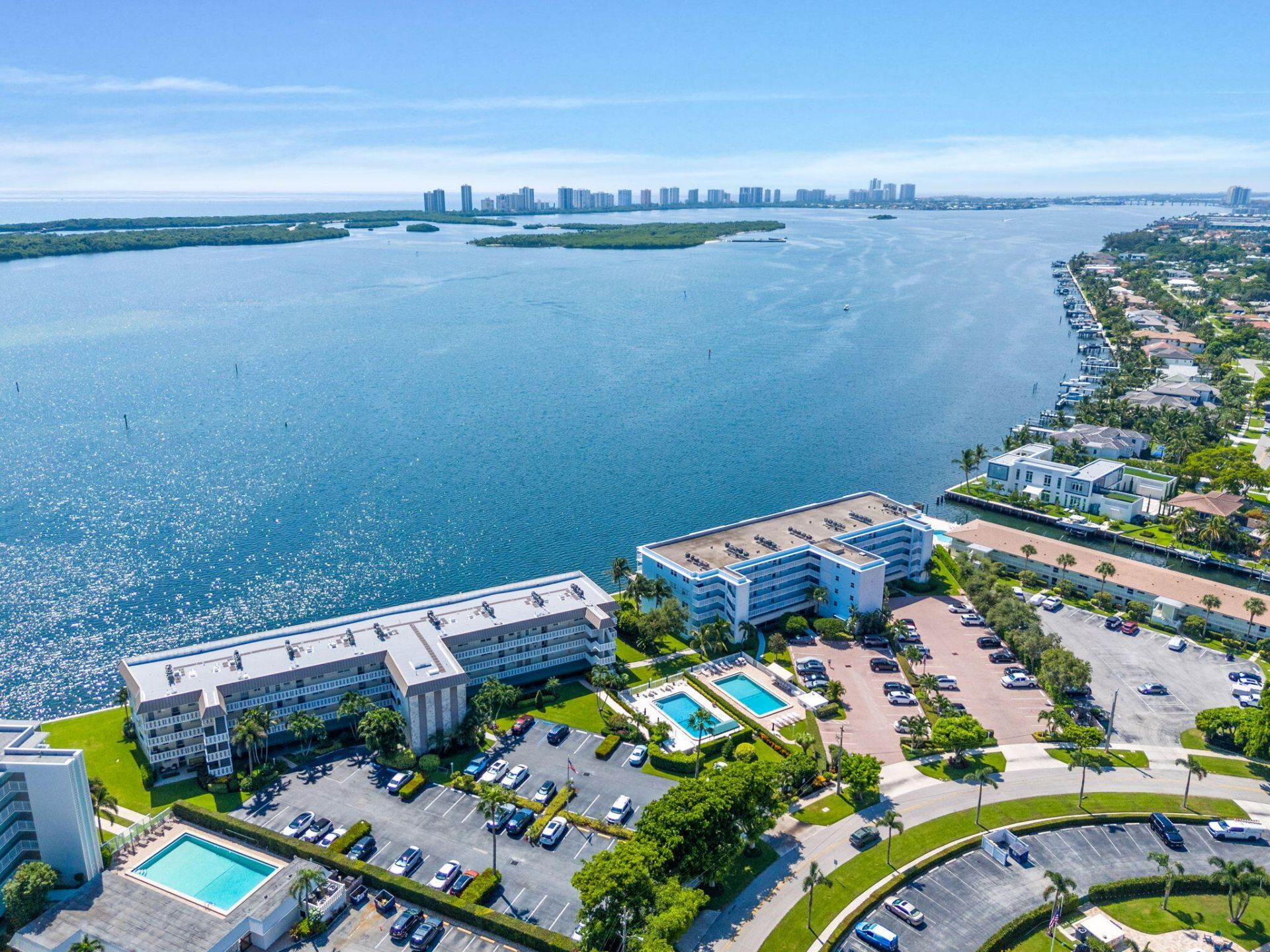52 Yacht Club Drive, Unit 204, North Palm Beach, FL 33408 Photo