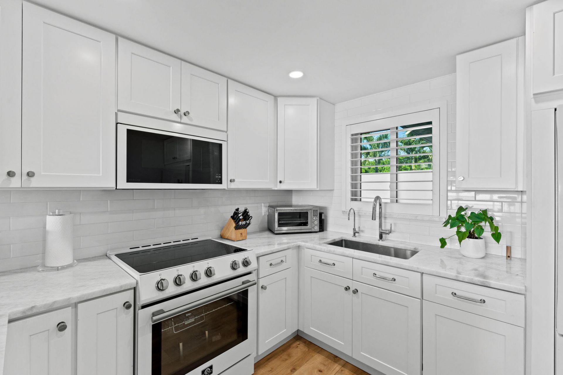 52 Yacht Club Drive, Unit 204, North Palm Beach, FL 33408 Photo