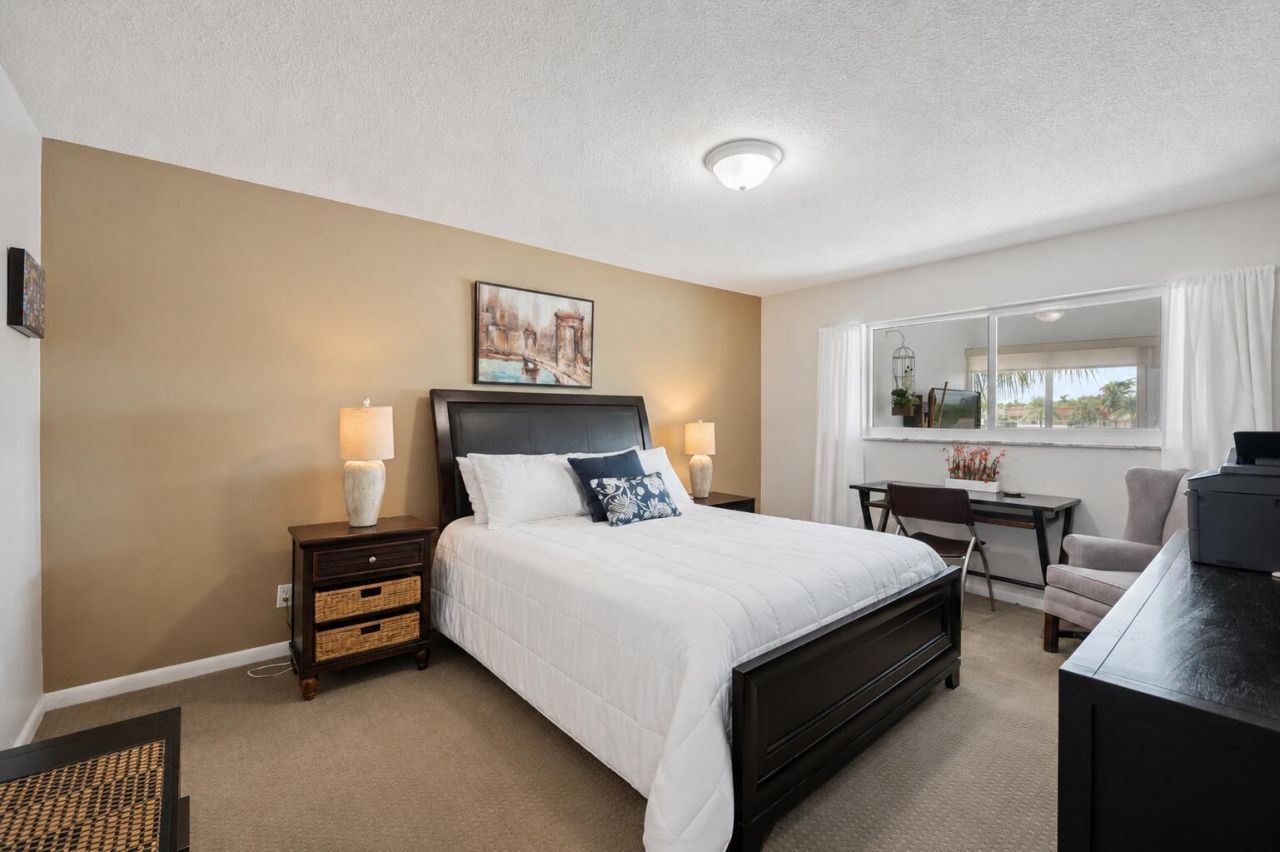 725 N Riverside Drive, Unit 203, Pompano Beach, FL 33062 Photo