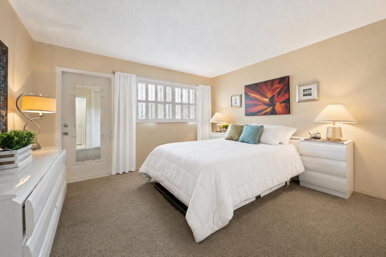725 N Riverside Drive, Unit 203, Pompano Beach, FL 33062 Photo