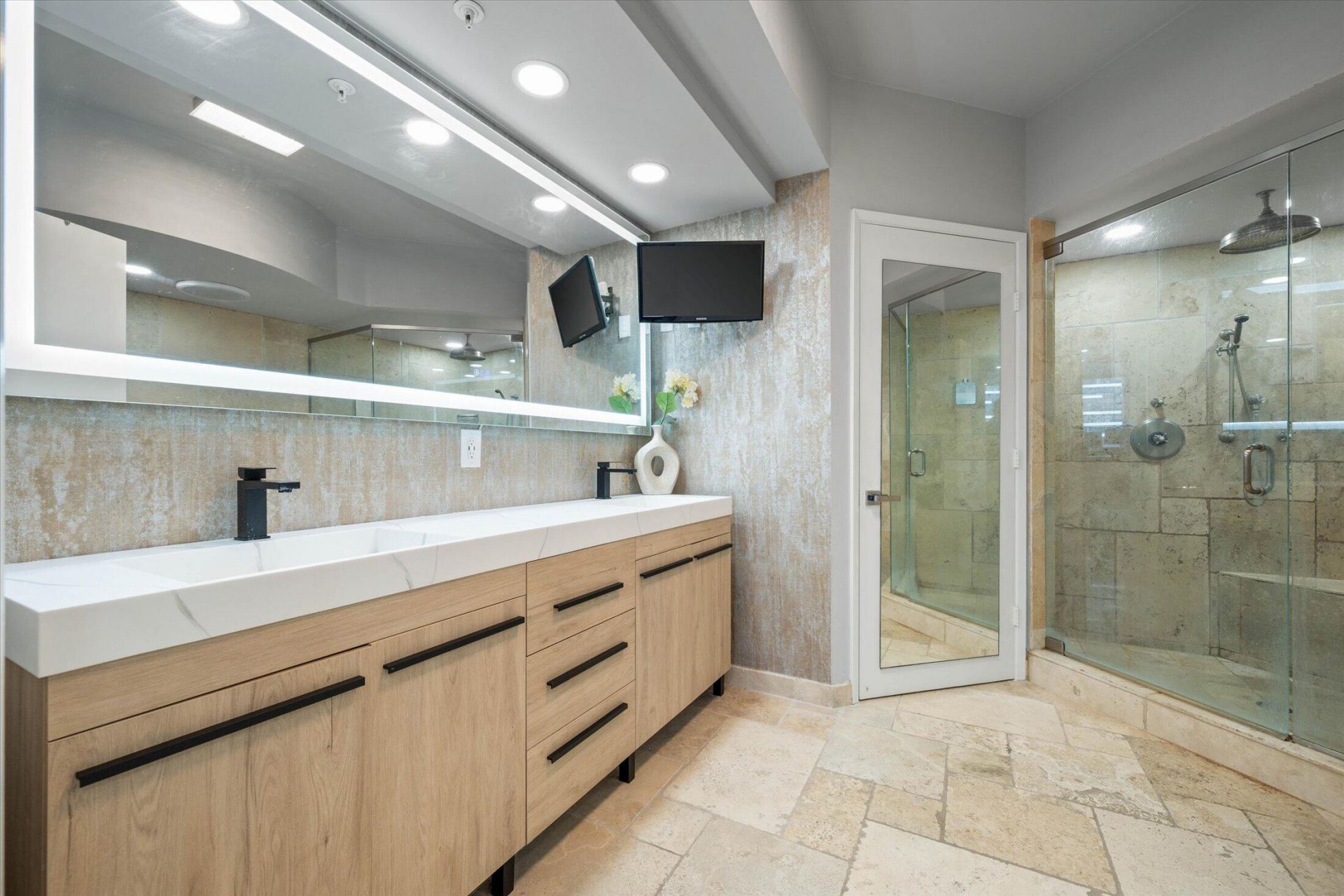 333 Las Olas Way, Unit 405, Fort Lauderdale, FL 33301 Photo