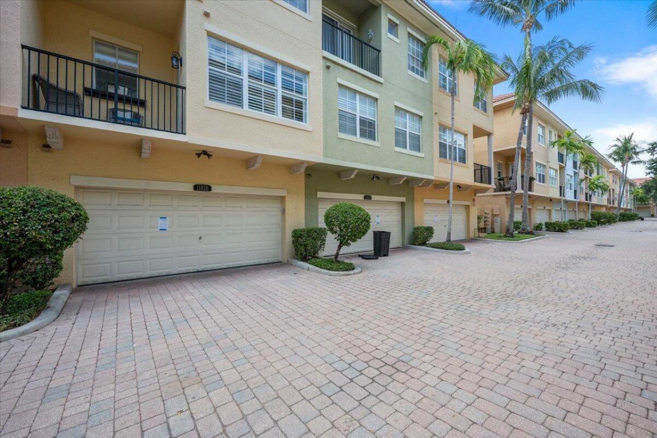 11818 Valencia Gardens Avenue, Palm Beach Gardens, FL 33410 Photo