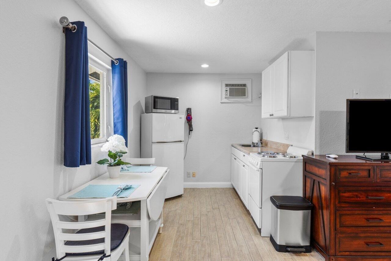 3815 S Lake Drive, Boynton Beach, FL 33435 Photo