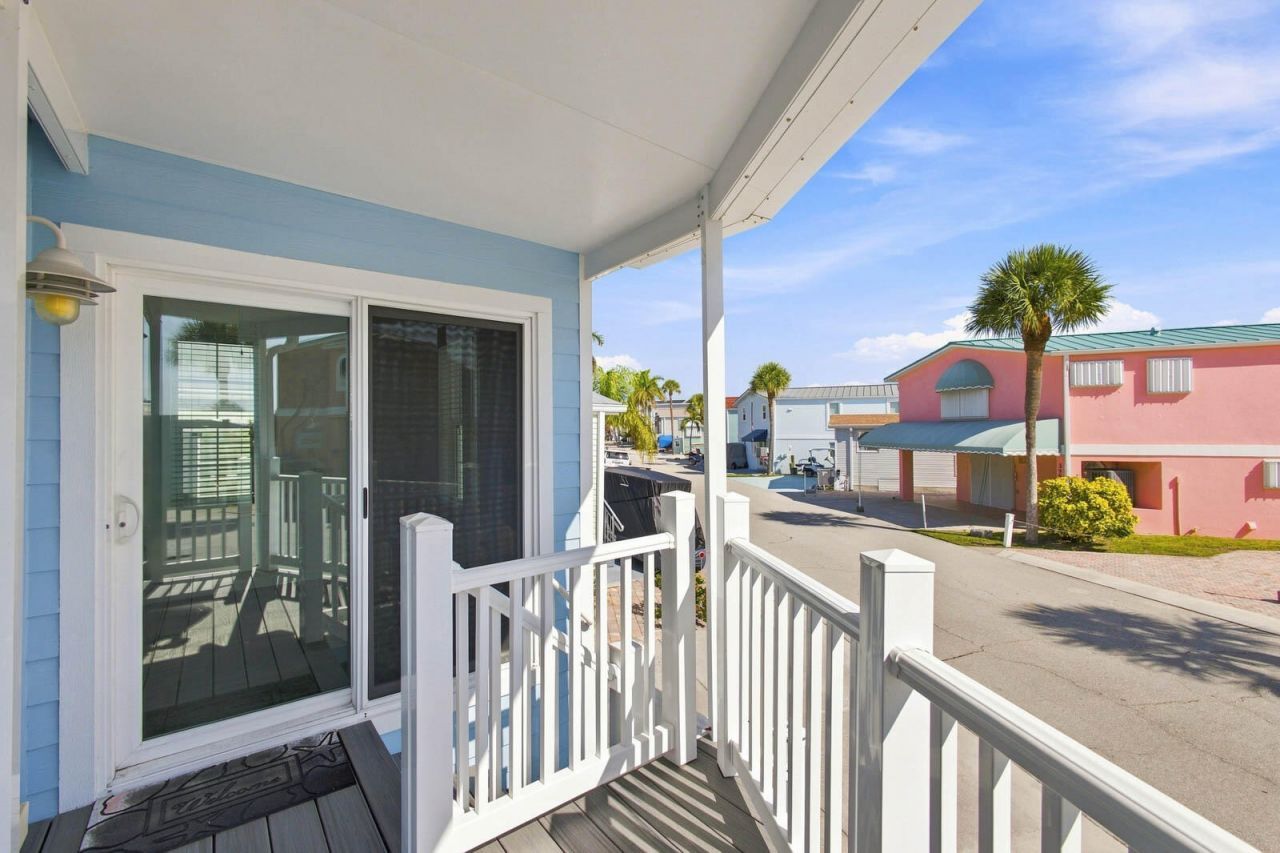 445 Nettles Boulevard, Jensen Beach, FL 34957 Photo
