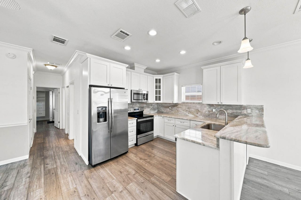 445 Nettles Boulevard, Jensen Beach, FL 34957 Photo