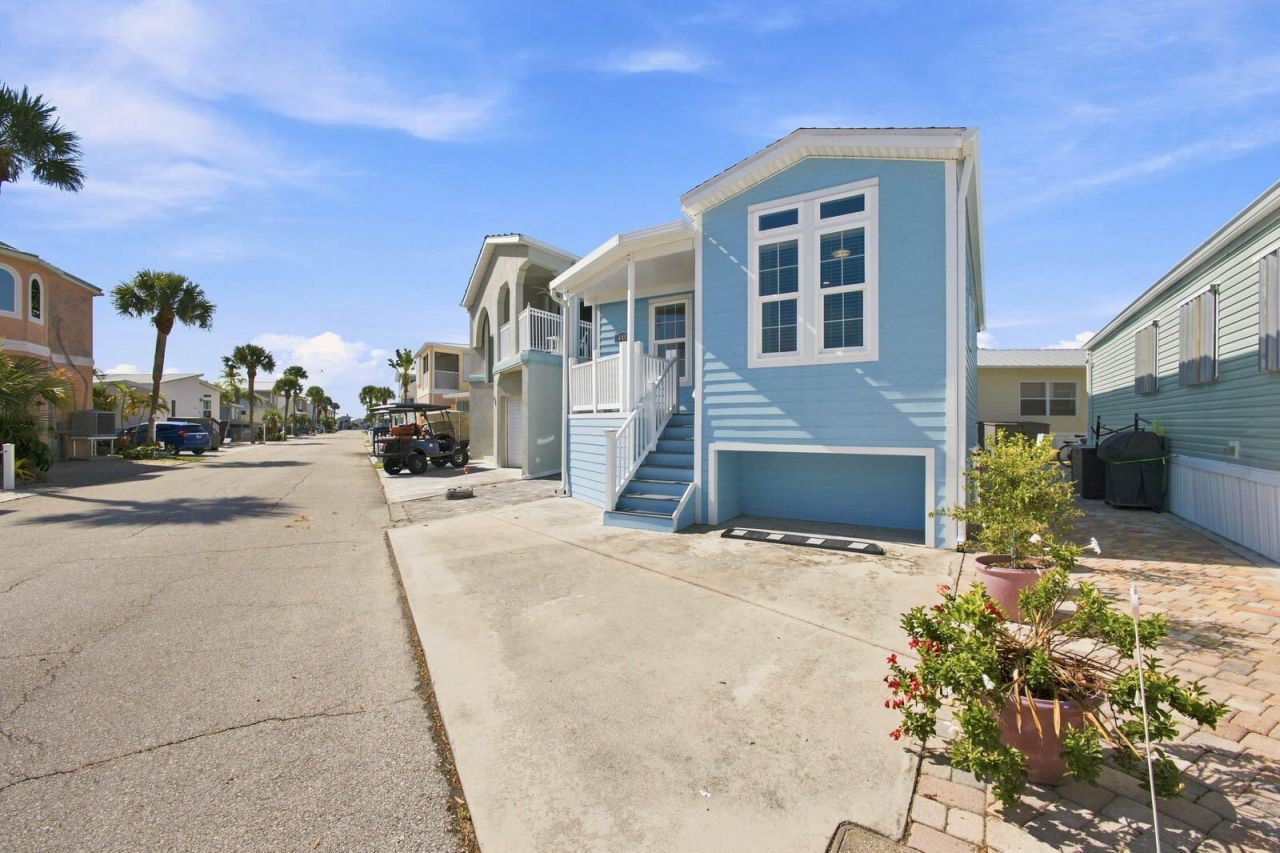 445 Nettles Boulevard, Jensen Beach, FL 34957 Photo