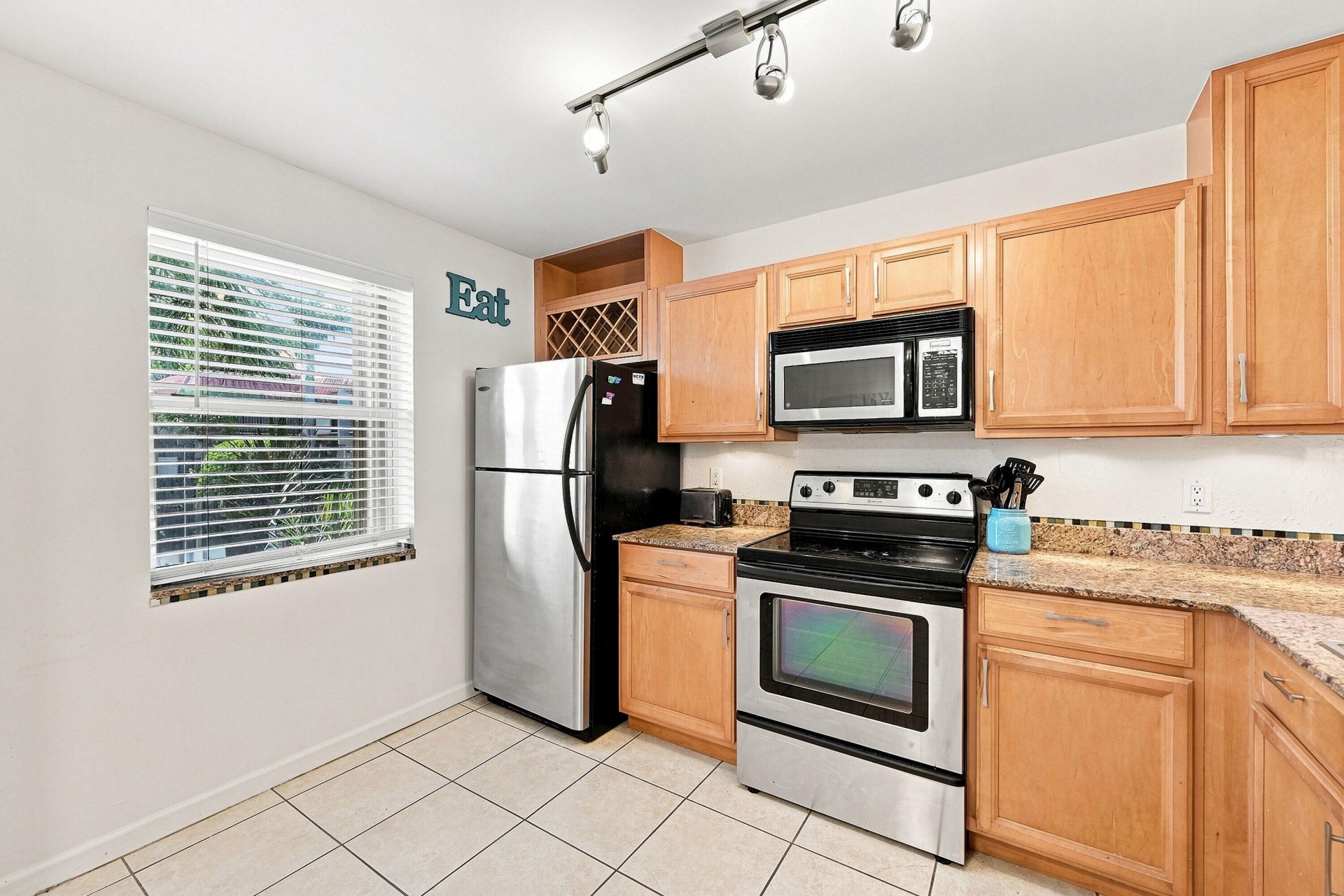 777 S Federal Highway, Unit D204, Pompano Beach, FL 33062 Photo