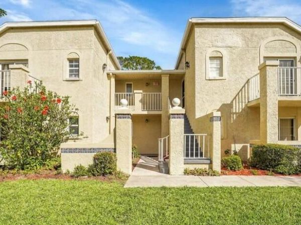 1673 SE Green Acres Circle, Port St. Lucie, FL 34952