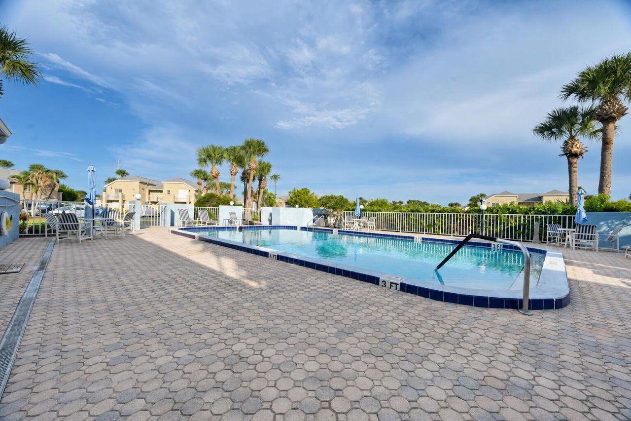 1673 SE Green Acres Circle, Unit NN201, Port Saint Lucie, FL 34952 Photo