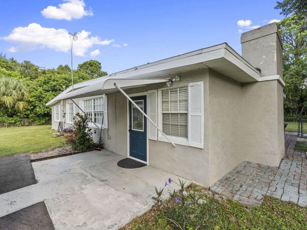 3920 EDWARDS Road, Fort Pierce, FL 34981