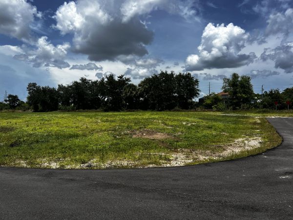 1011 NE 23RD Street, Cape Coral, FL 33909