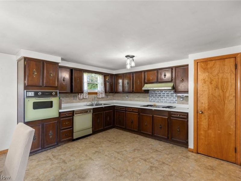 39 Emmett Way, Steubenville, OH 43952 Photo 8