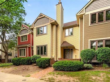 18 Cornhill Place, Rochester, NY 14608