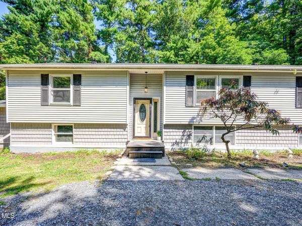 140 Turner Road, Troy, NY 12182