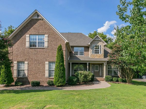 1002 Glessner DR, Spring Hill, TN 37174