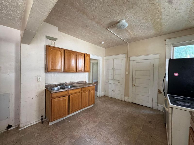 140 S Highland Avenue, Columbus, OH 43223 Photo 20