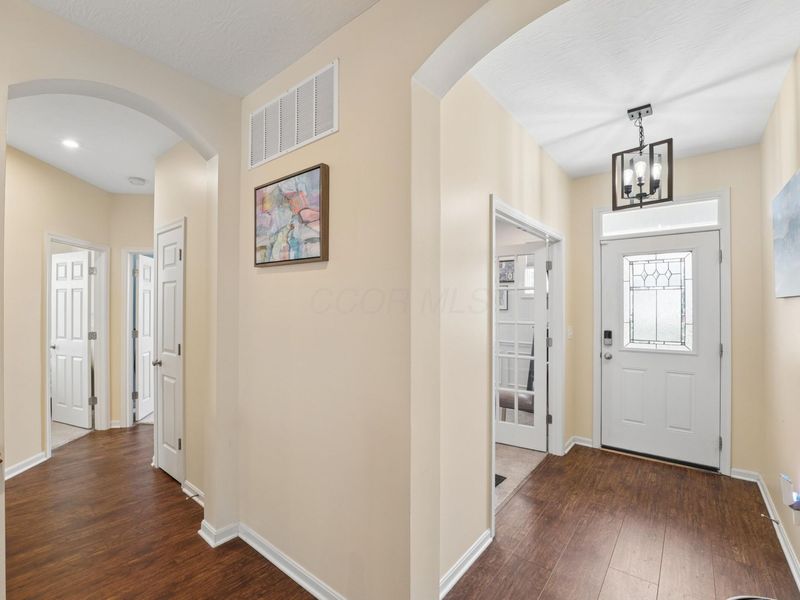 802 Avebury Drive, Pickerington, OH 43147 Photo 6