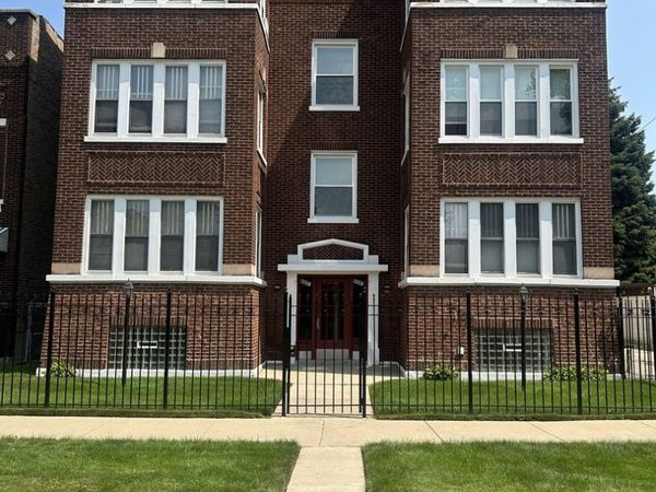 6841 S Dante Avenue , Chicago, IL 60637