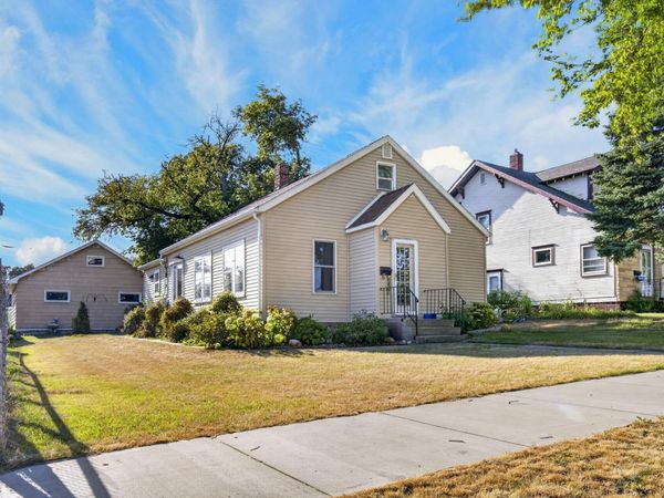 521 5th Avenue NW, Valley City, ND 58072