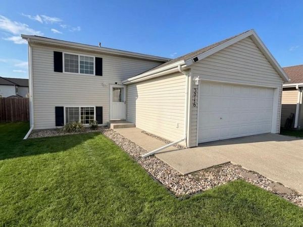 3016 32nd Avenue S, Moorhead, MN 56560