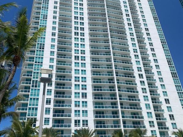 951 Brickell Ave, Unit 1210, Miami, FL 33131
