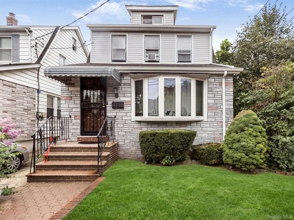 24102 142nd Avenue , Rosedale, NY 11422